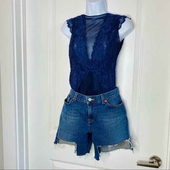 Lucky Brand Dungarees Distressed Short Shorts 10 - Picture 7 of 10